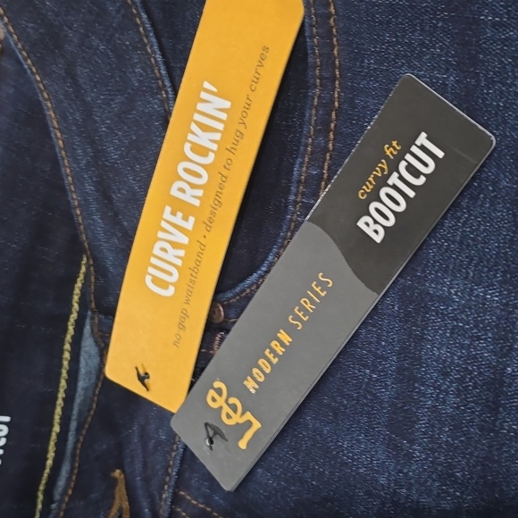 Lee Curvy fit Bootcut jeans NWT. Rebel wash, size 12 - Picture 4 of 8